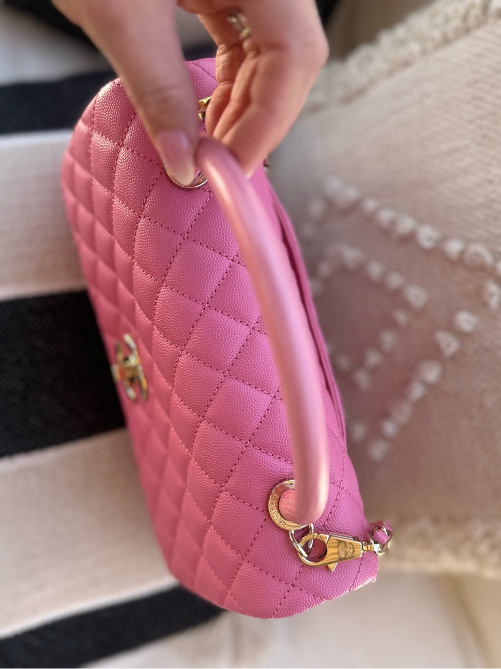 🩷🔥🔥🩷COCO HANDLE STUNNING PINK CHANEL 22P🩷🔥🔥🩷 - Picture 14 of 16